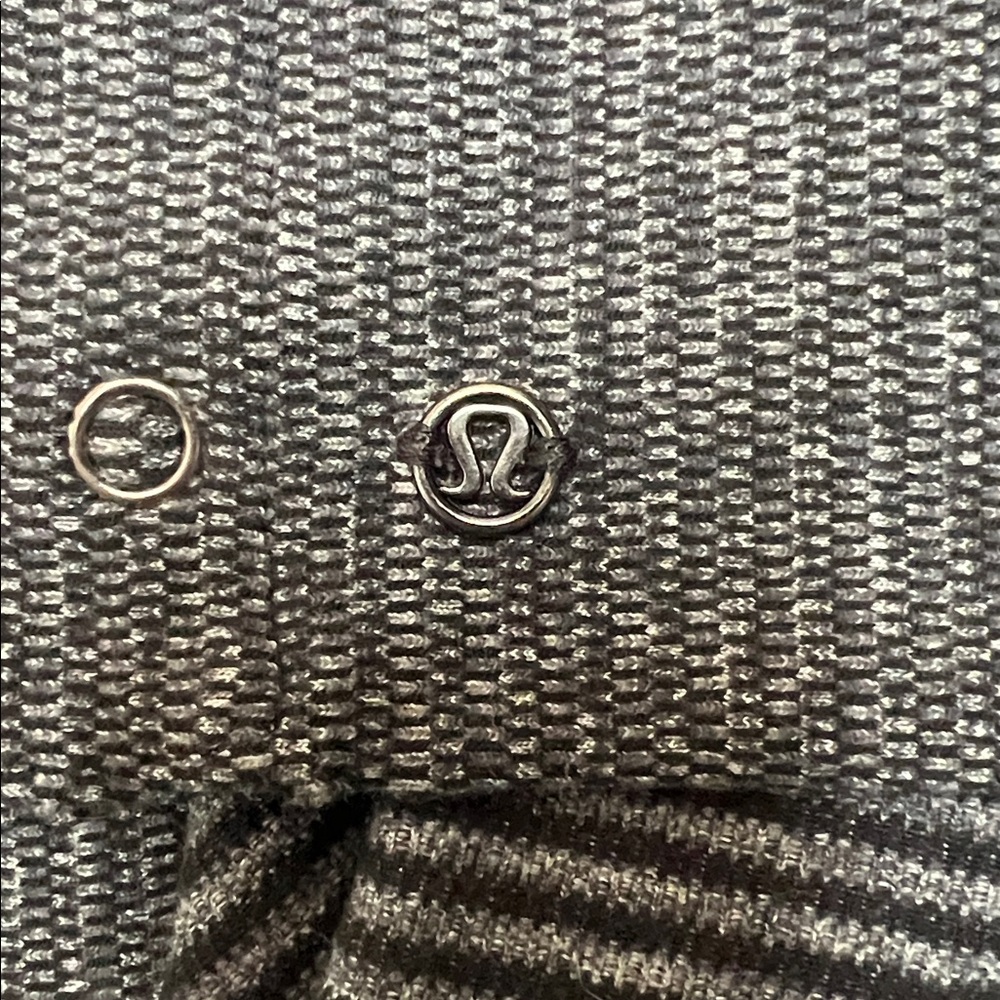 Lululemon Vinyasa Infinity Scarf in Black and Grey - Picture 3 of 3